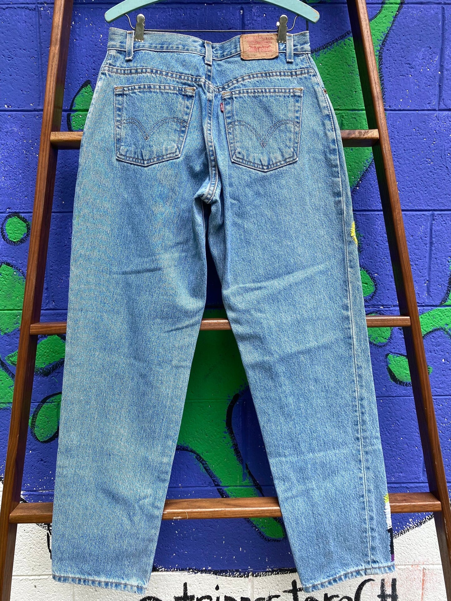 Tripp's Store: Bespoke painted and stitched Levi's 550 jeans // 10 M // Colorful stitched and painted one of a kind Levi's cotton jeans