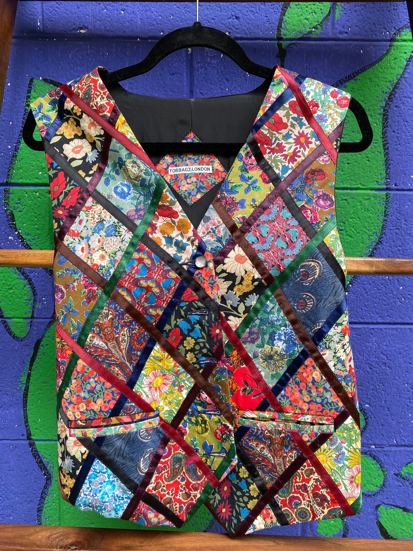 Tripp's Store / Patchwork and ribbon floral/paisley pattern vest // size large // Multi pattern colorful patchwork vest