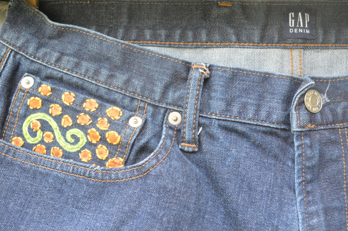 Tripp's Store / CLOTHING / Bespoke Vintage Gap jeans Size 16 36" x 32" Embroidered hand stitch one of a kind 90s Mom high waist dark wash denim jeans