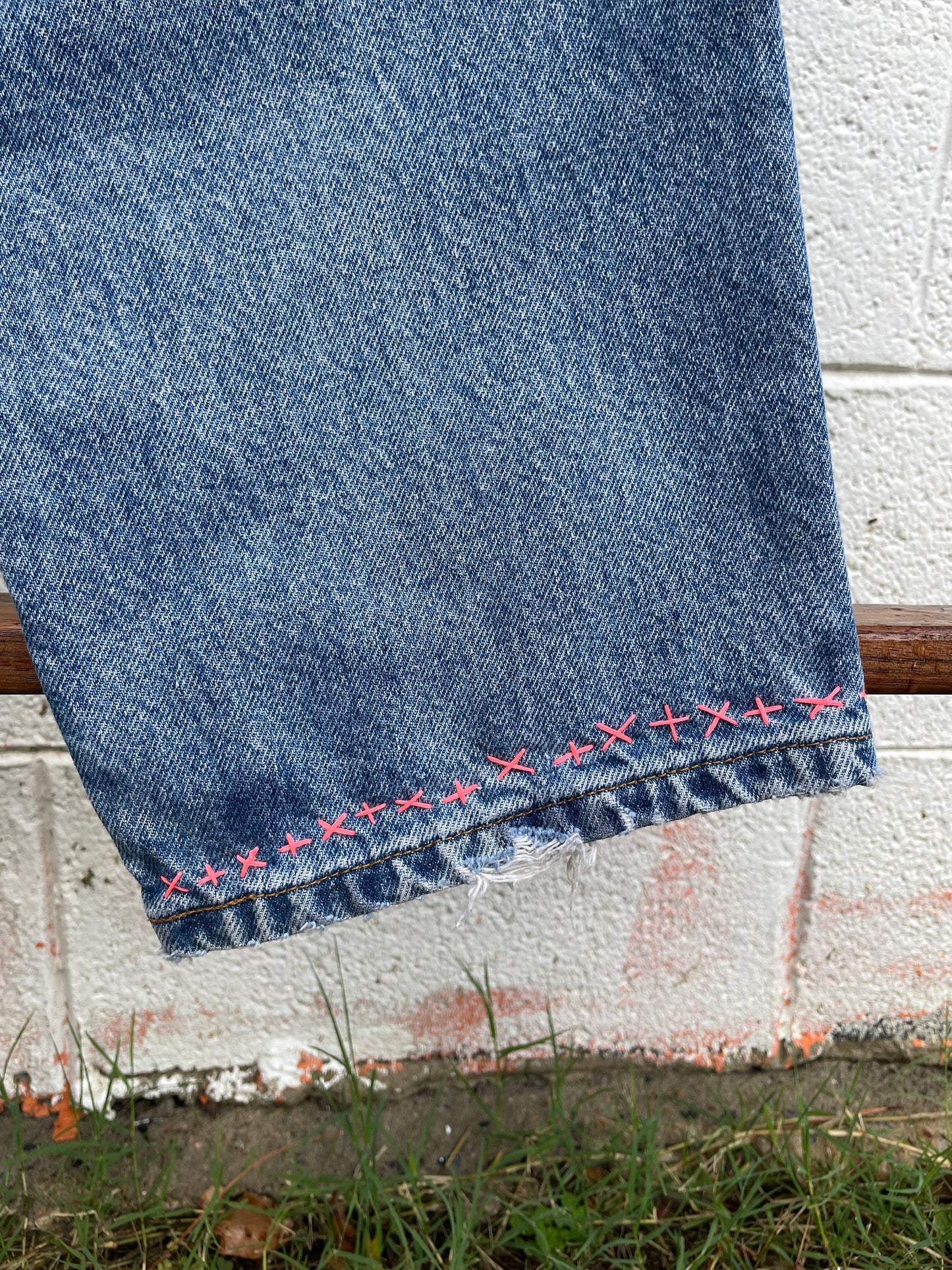 Tripp's Store / JEANS / One of a kind stitched blue jeans // pink stars // 32 X 27 // Bespoke stitched jeans