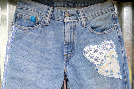 Tripp's Store / Jeans / Bespoke women's 514 Levi's // size 28 X32 // Peace jeans - stitched, patched and wonderful